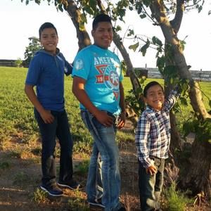 Meet your Posher, Efrain